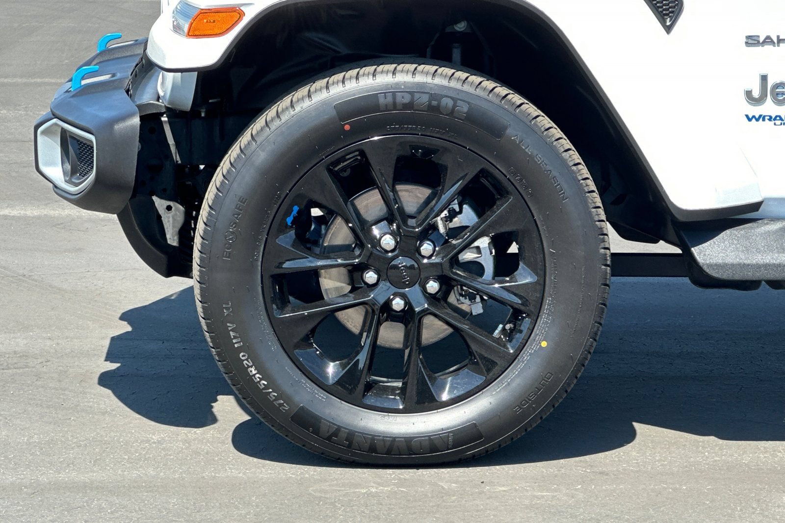 Used 2022 Jeep Wrangler Unlimited Sahara AWD/4WD image 38