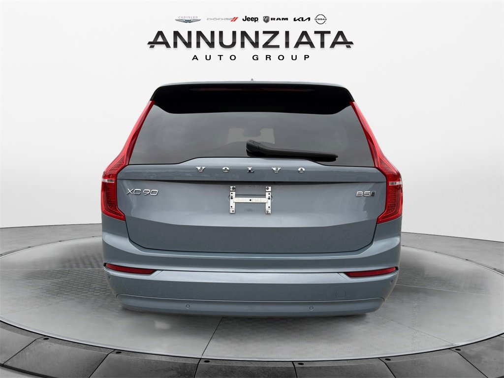 Used 2023 Volvo XC90 B5 Core w/ Climate Package image 4