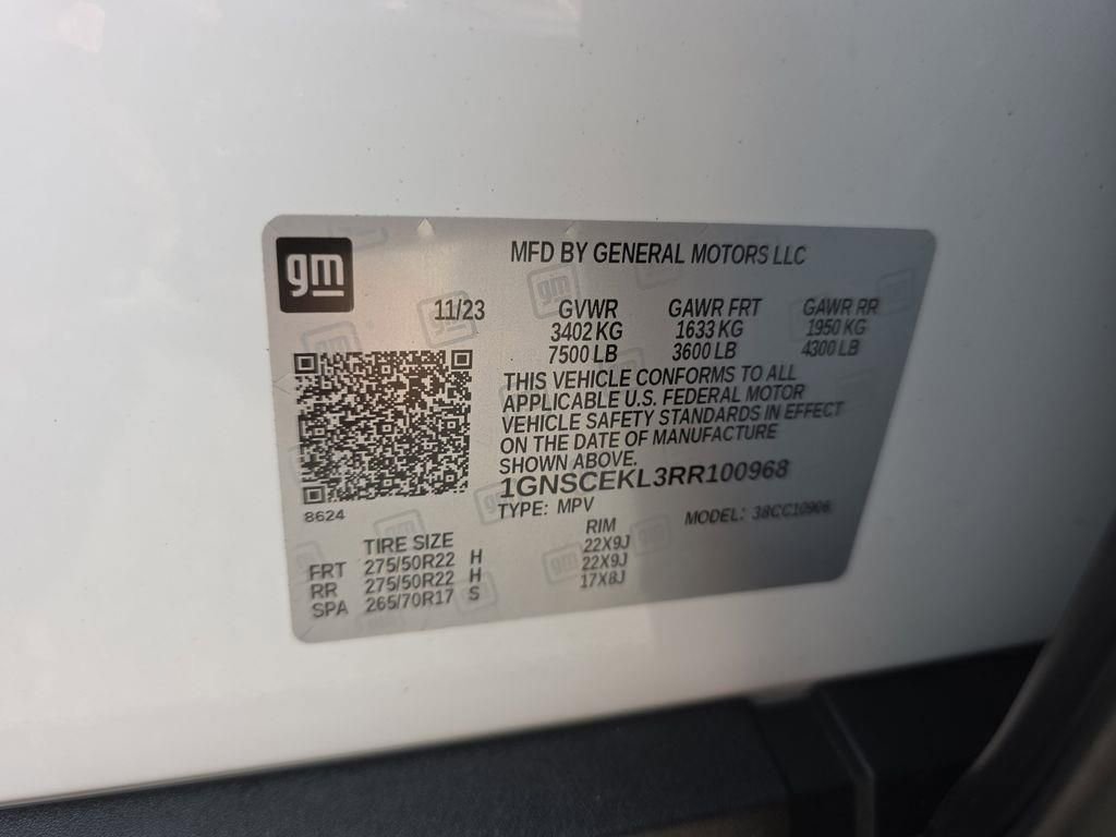 Used 2024 Chevrolet Suburban RST w/ Sport Performance Package RWD image 37