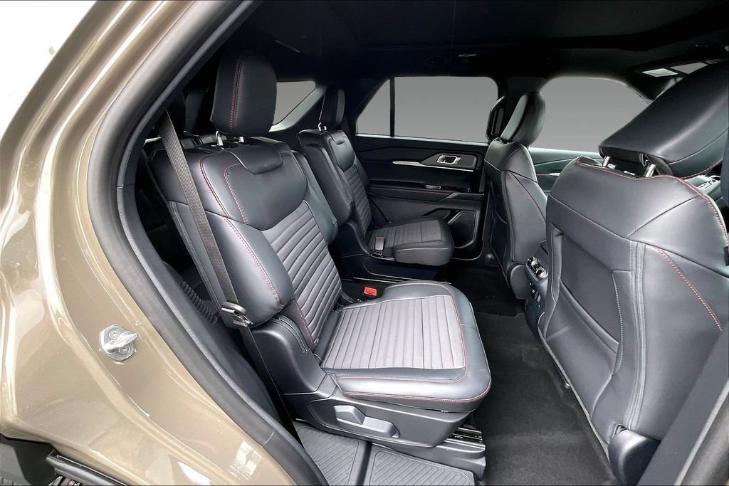 New 2026 Ford Explorer ST-Line w/ ST-Line Street Pack AWD/4WD image 25