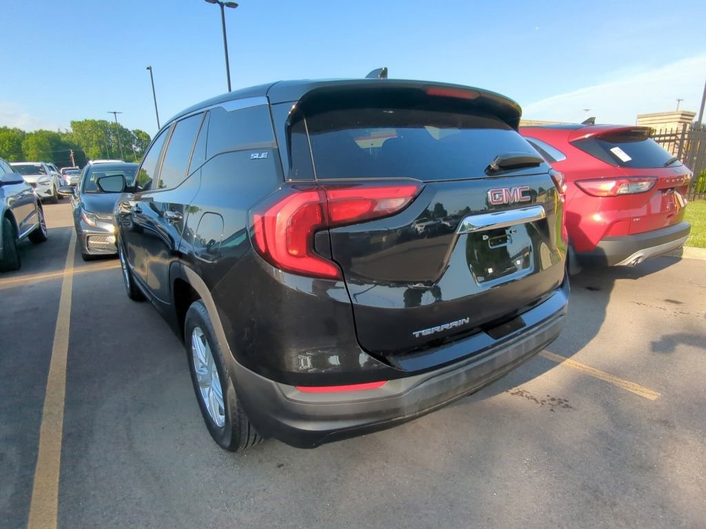 Used 2021 GMC Terrain SLE FWD image 4