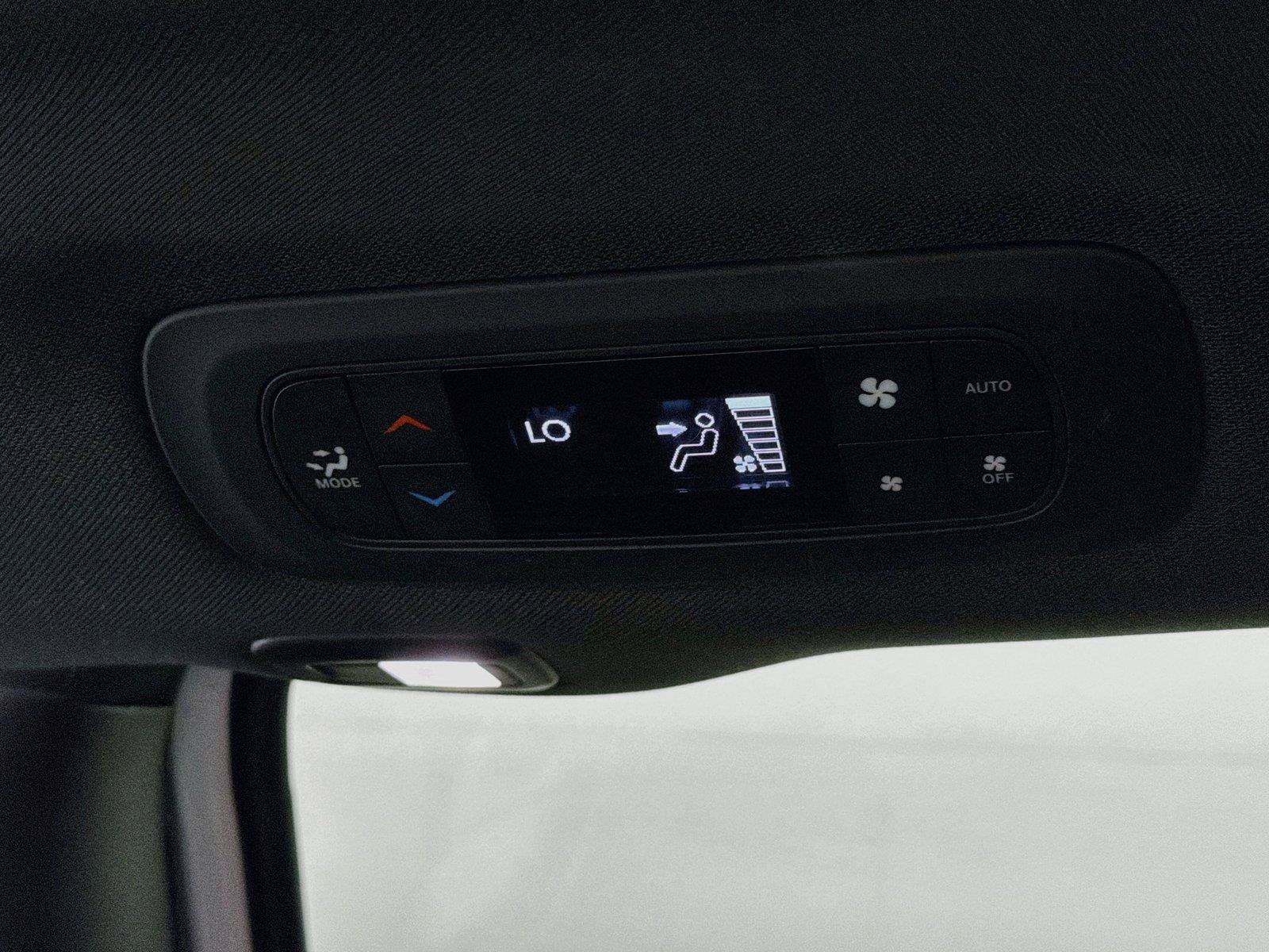 Used 2025 Chrysler Pacifica Limited FWD image 29