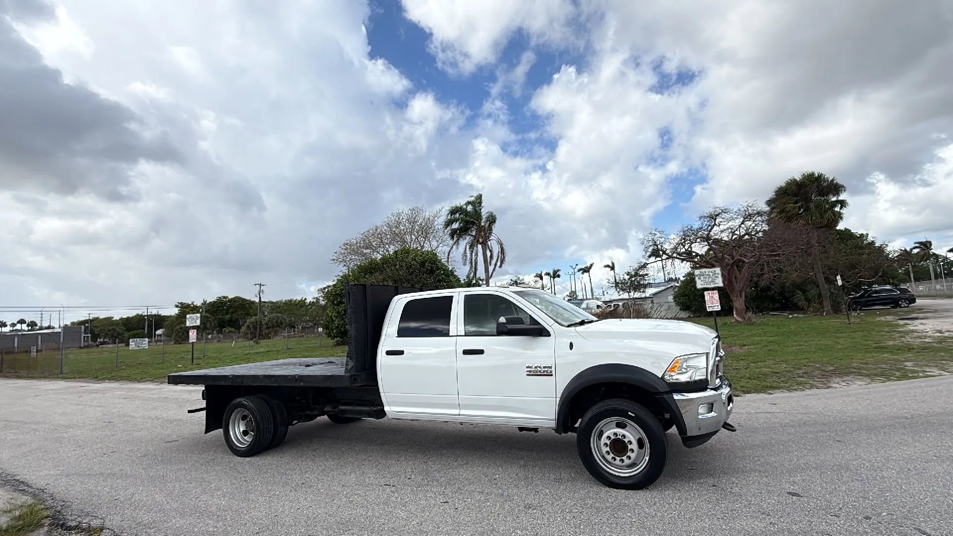 Used 2018 RAM 4500 Tradesman w/ Chrome Appearance Group image 7