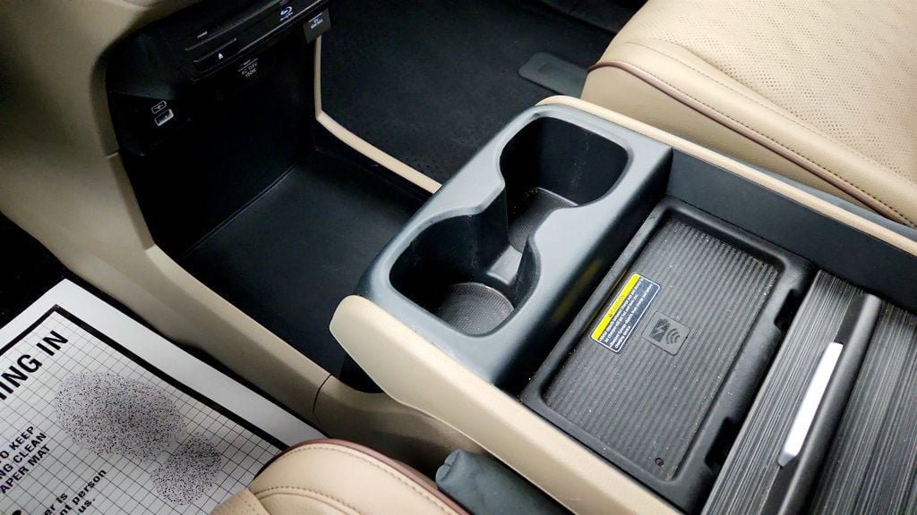 Used 2023 Honda Odyssey Elite image 16
