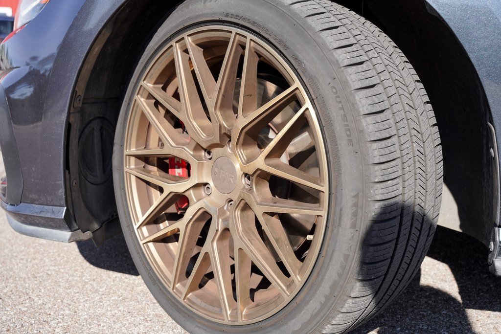 Used 2020 Volkswagen GTI SE image 3