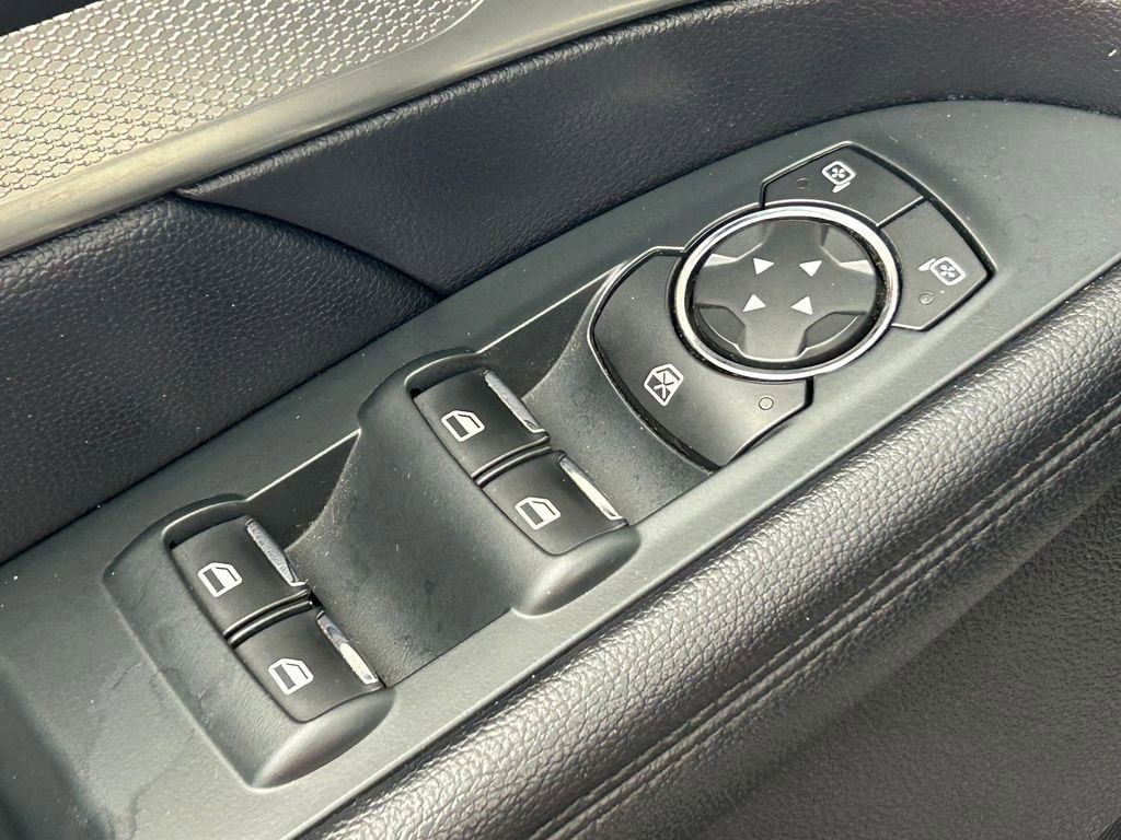 Used 2018 Ford Explorer XLT w/ Equipment Group 202A FWD image 18