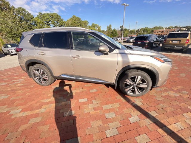 Used 2022 Nissan Rogue Platinum w/ Head-Up Display Package AWD/4WD image 37