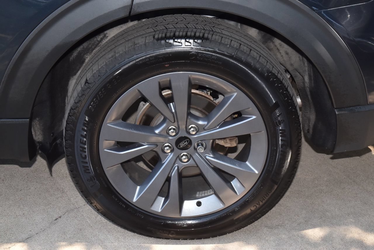 Used 2024 Ford Explorer XLT w/ Equipment Group 202A AWD/4WD image 38