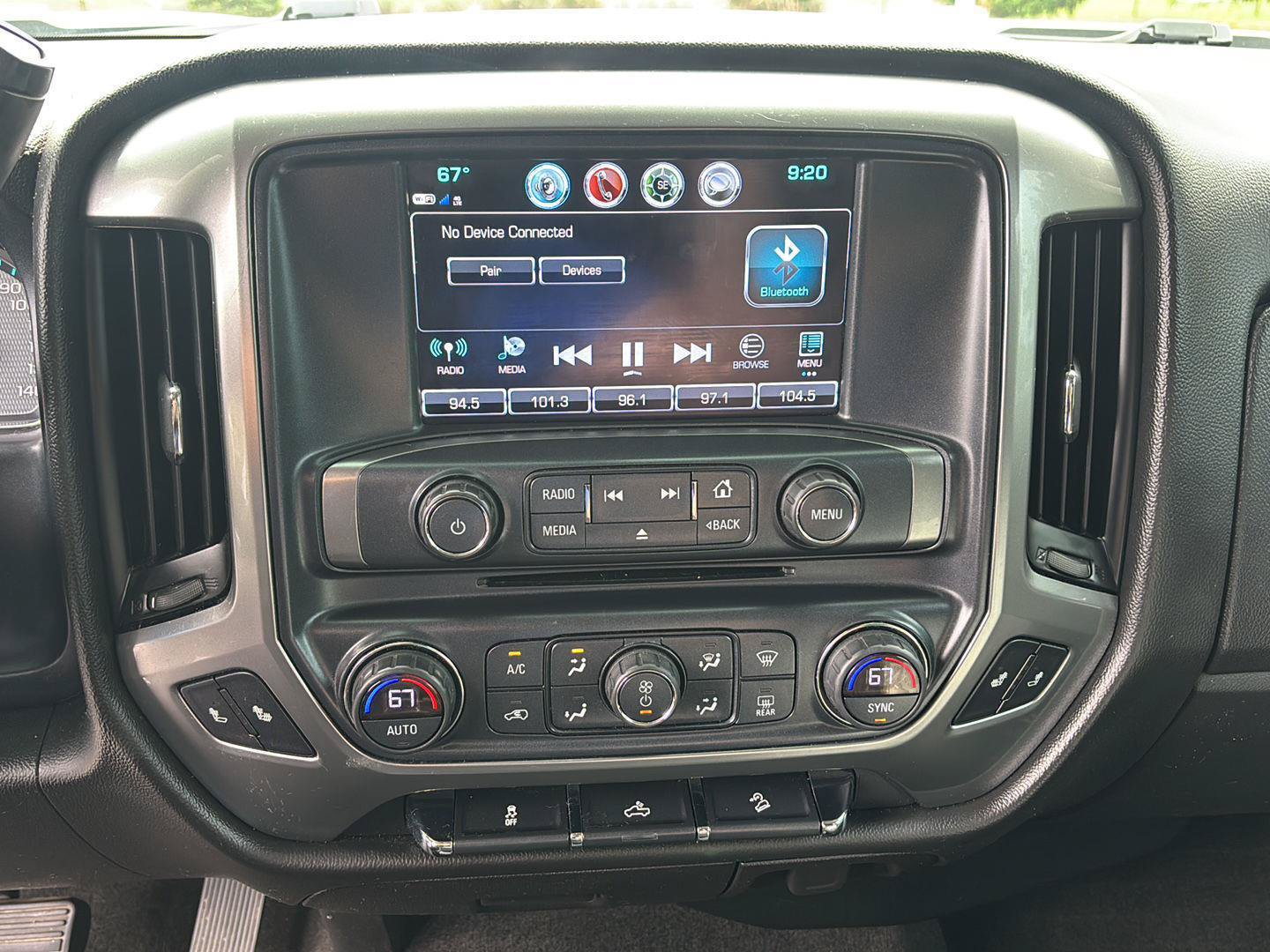 Used 2018 Chevrolet Silverado 1500 LT w/ All Star Edition AWD/4WD image 32