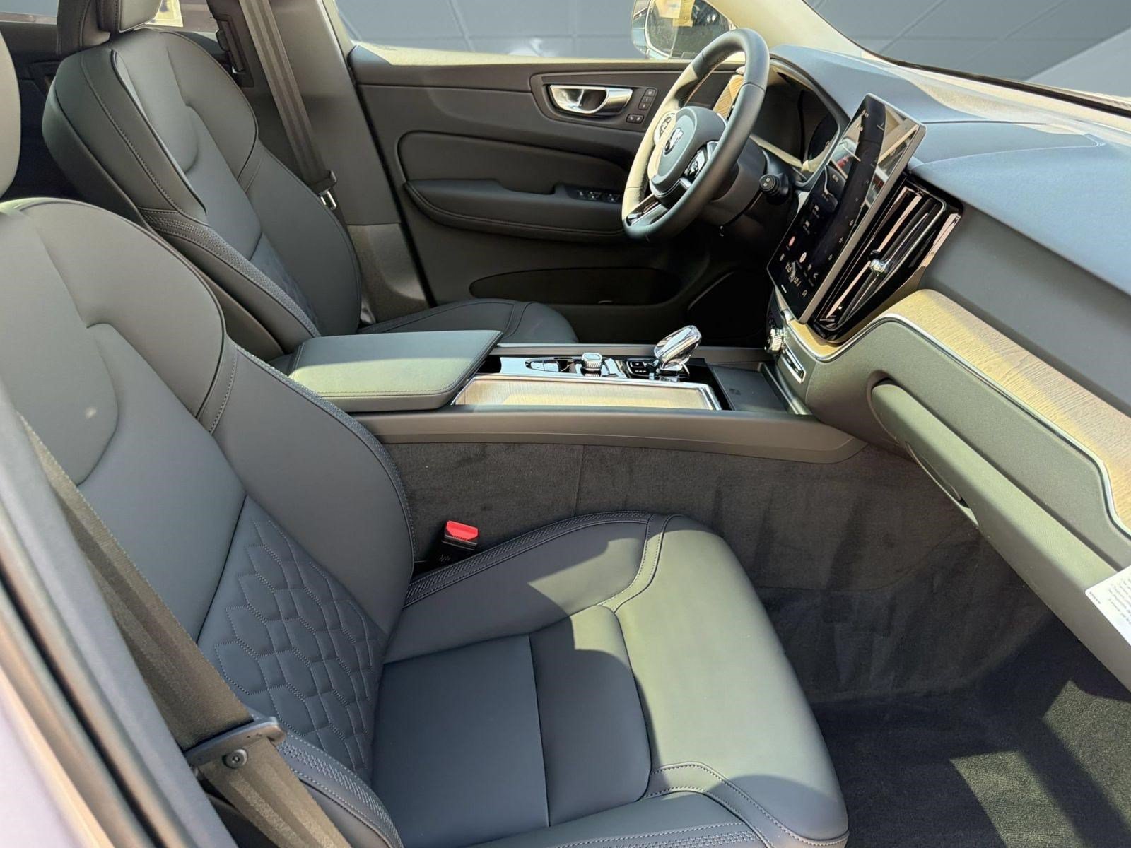 New 2026 Volvo XC60 B5 Plus w/ Climate Package AWD/4WD image 23