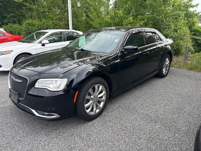 Used 2017 Chrysler 300 Limited w/ Value Package AWD/4WD image 10