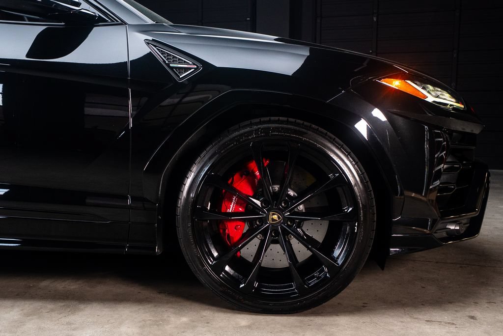 Used 2022 Lamborghini Urus AWD/4WD image 11