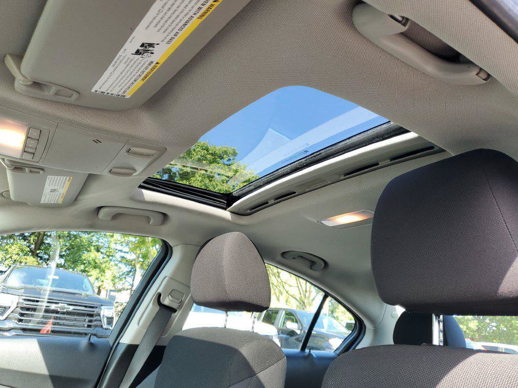Used 2015 Chevrolet Cruze LT w/ Sun And Sound Package FWD image 7