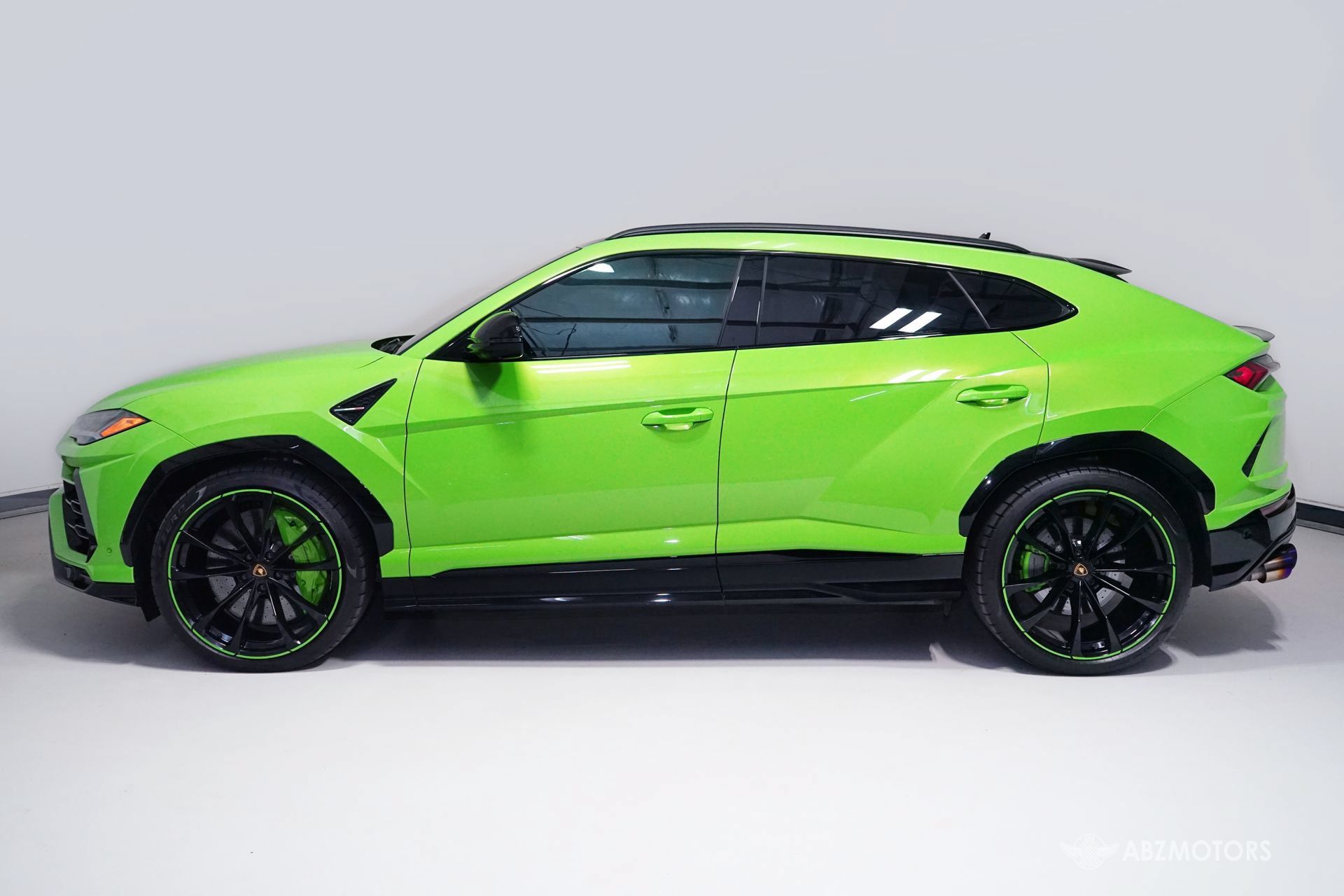 Used 2022 Lamborghini Urus AWD/4WD image 4