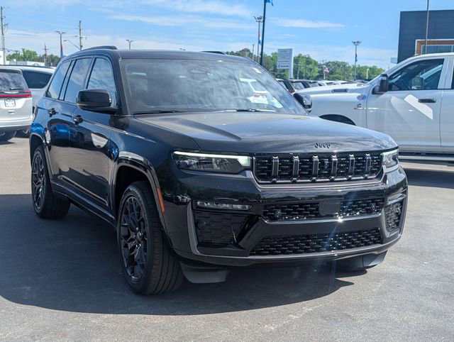 Certified 2026 Jeep Grand Cherokee Summit AWD/4WD image 2