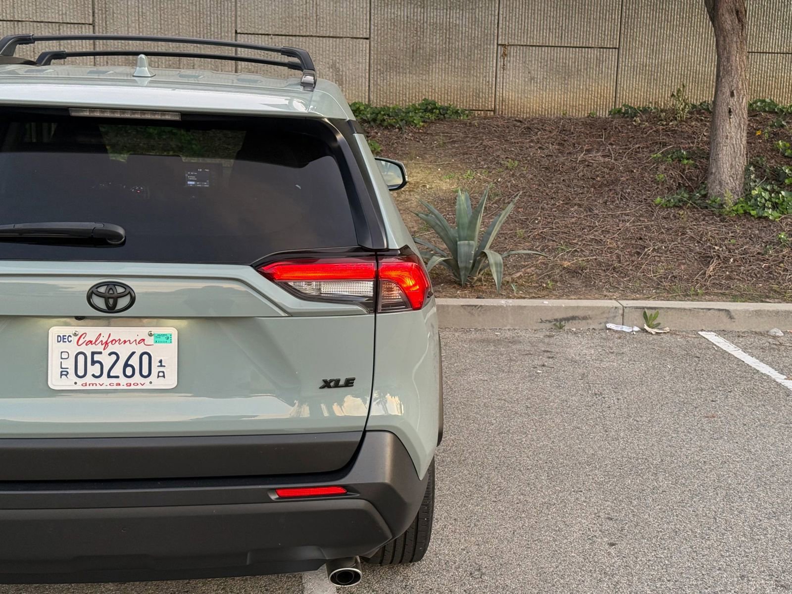 Used 2019 Toyota RAV4 XLE w/ Convenience Package FWD image 15