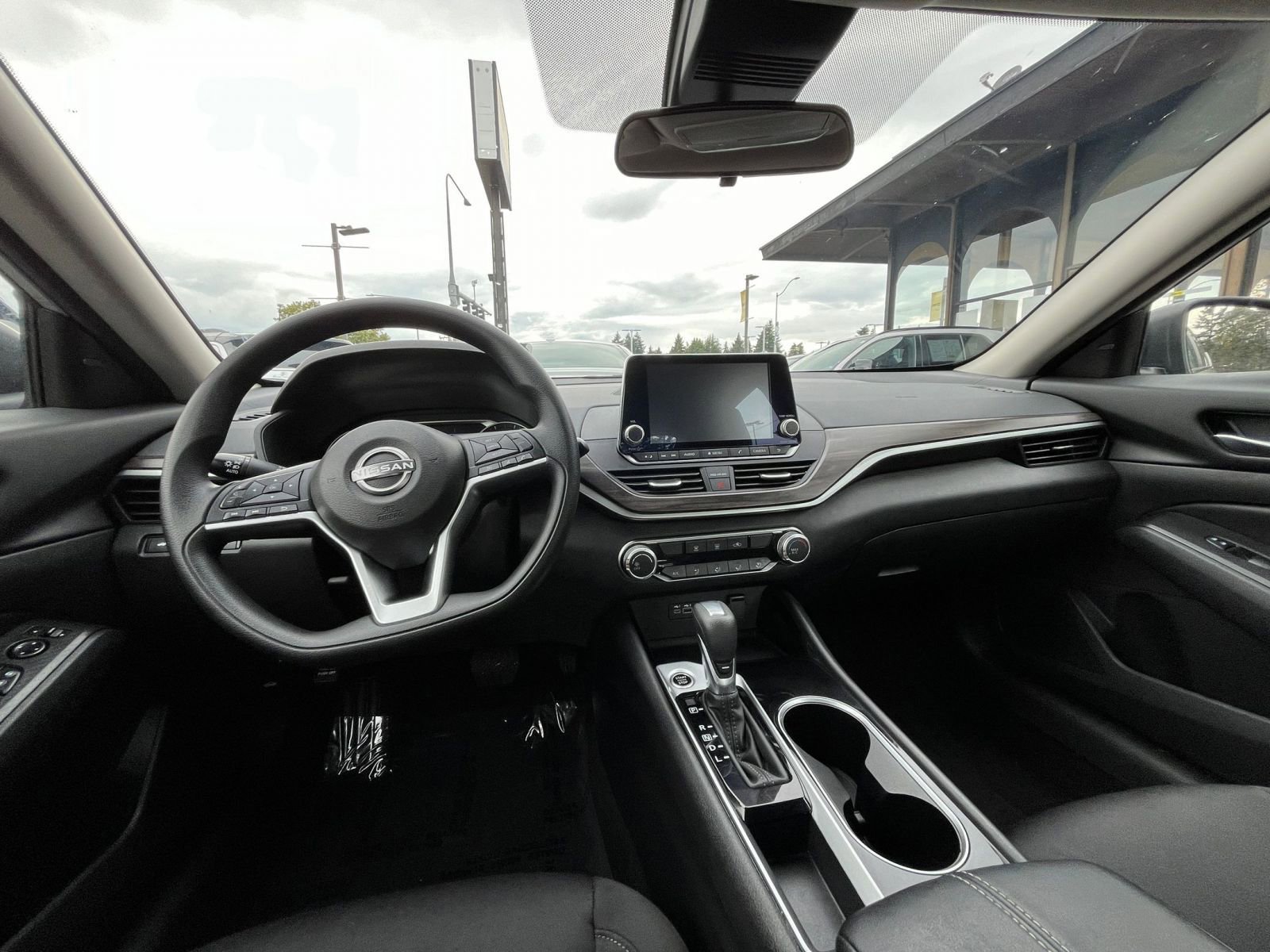 Used 2024 Nissan Altima 2.5 SV image 33