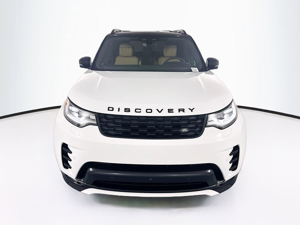 New 2025 Land Rover Discovery Dynamic SE image 2