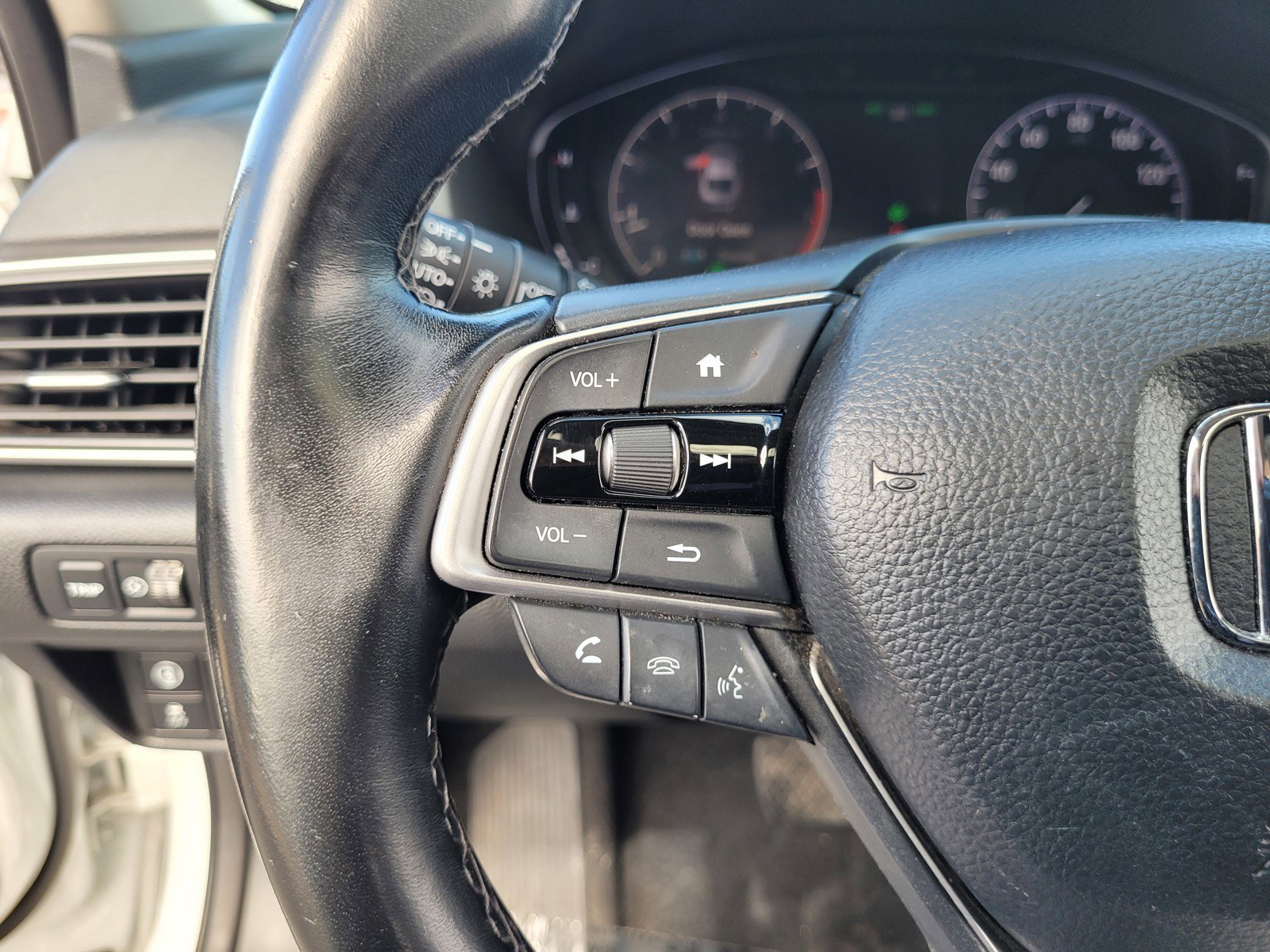 Used 2020 Honda Accord EX-L image 21