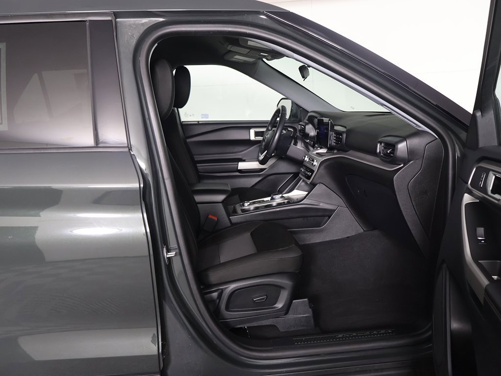 Used 2023 Ford Explorer XLT image 26