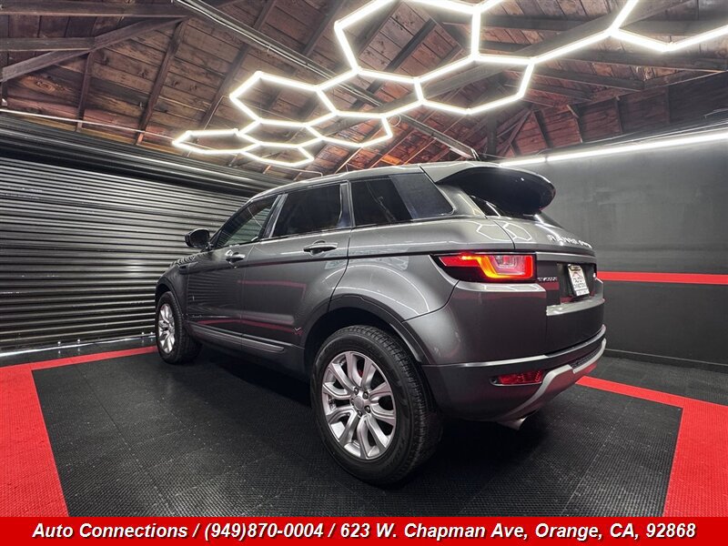 Used 2019 Land Rover Range Rover Evoque SE AWD/4WD image 4