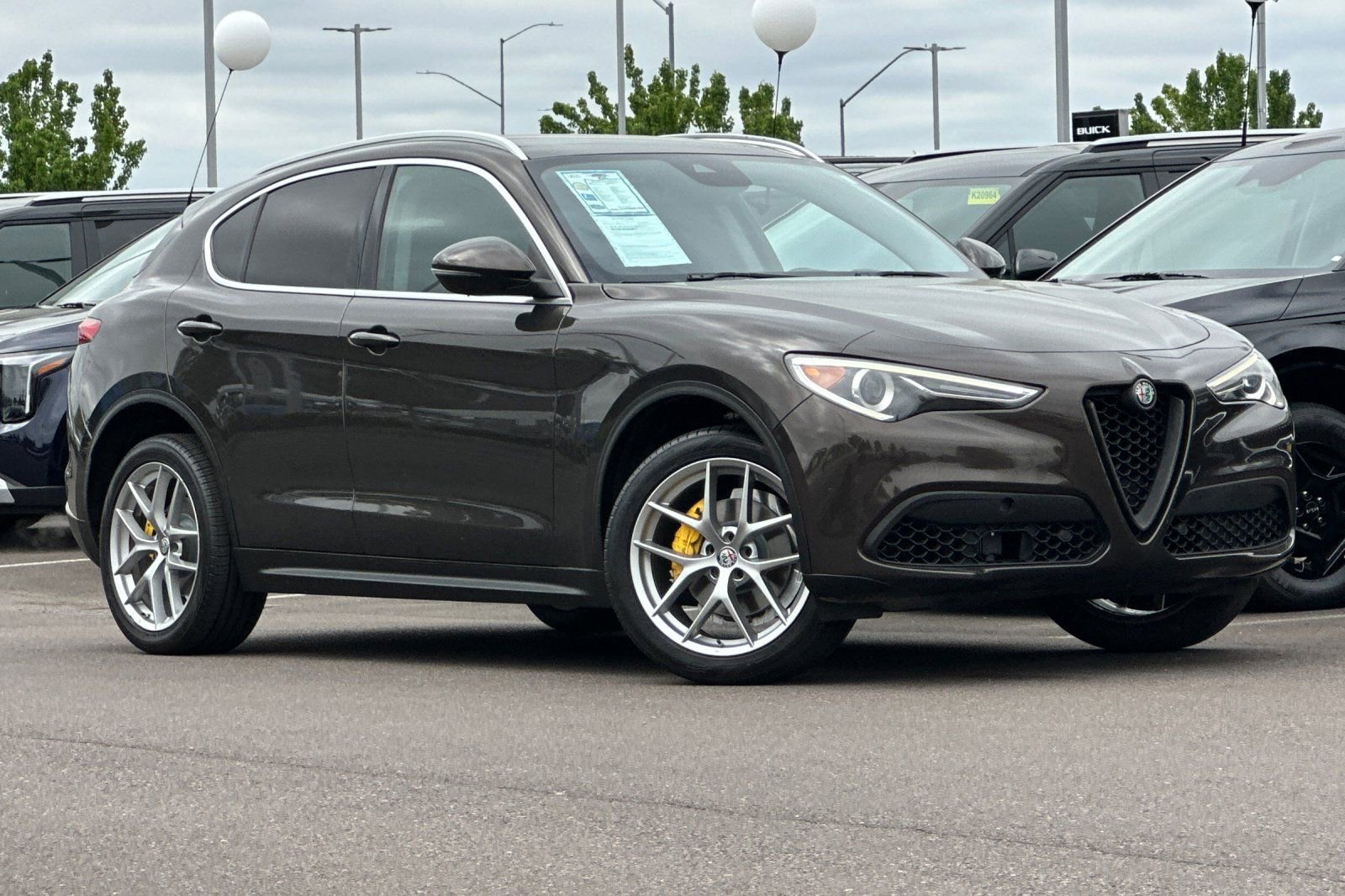 Used 2018 Alfa Romeo Stelvio Ti AWD/4WD image 2