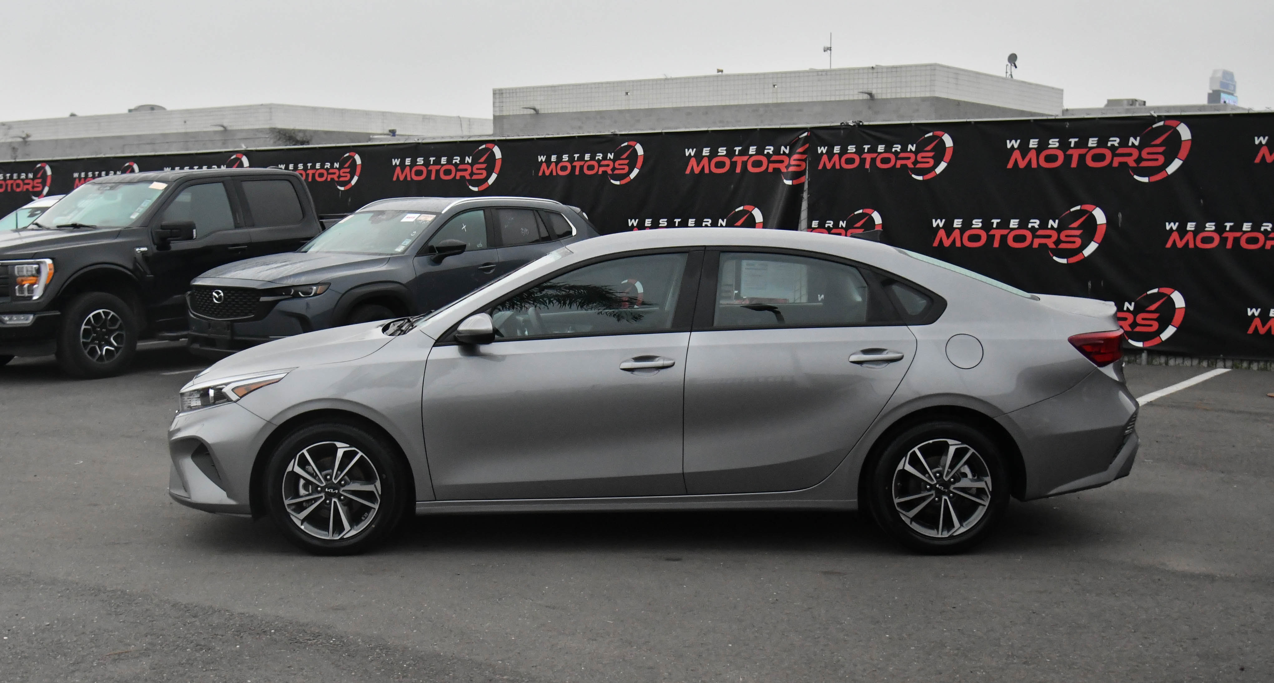 Used 2023 Kia Forte LXS image 4