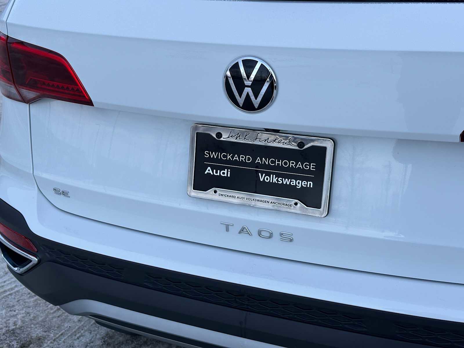 Used 2024 Volkswagen Taos SE image 13