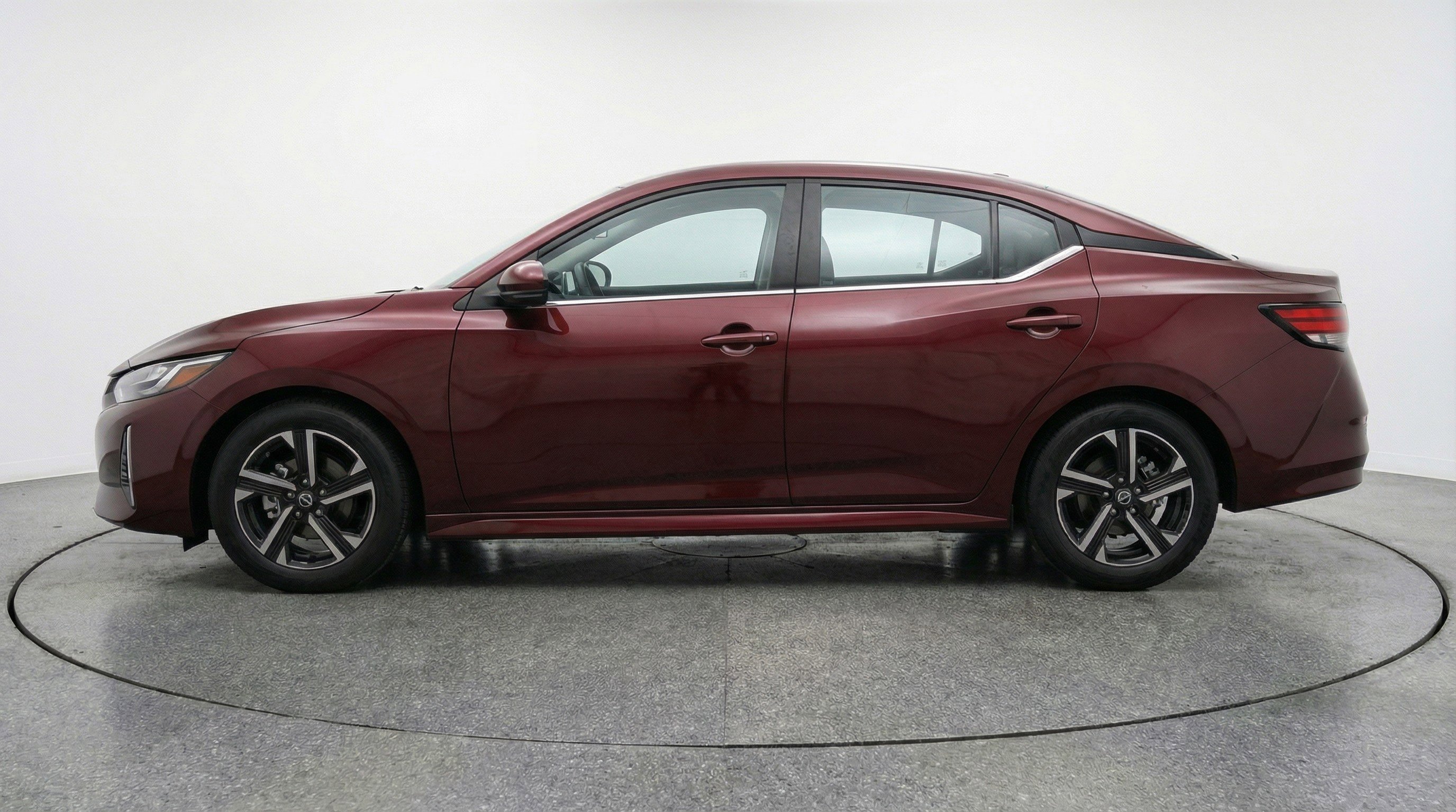 Used 2025 Nissan Sentra SV FWD image 5