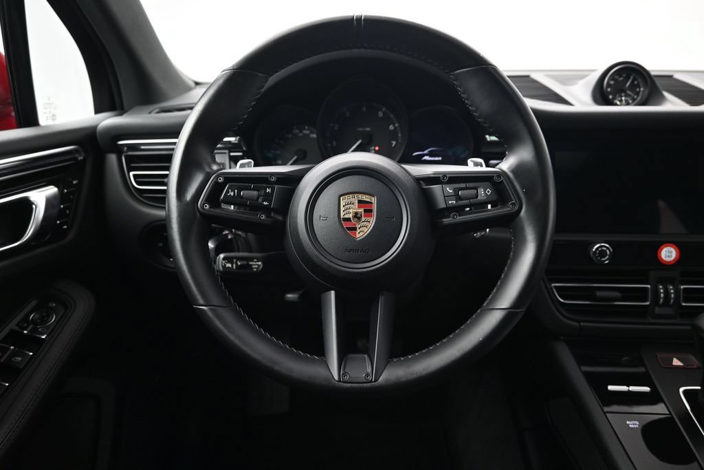 Certified 2024 Porsche Macan AWD/4WD image 13