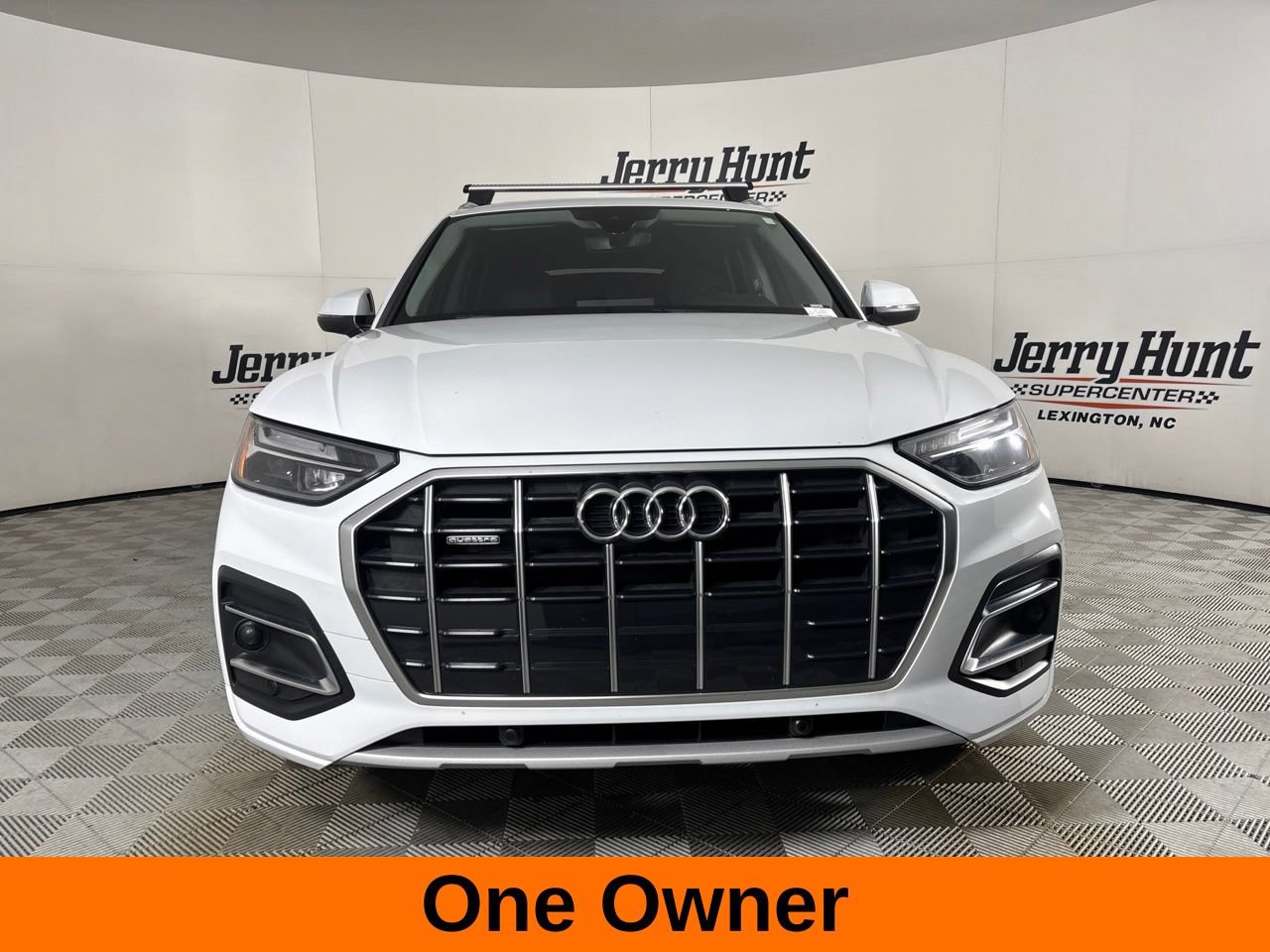 Used 2023 Audi Q5 2.0T Premium w/ Convenience Package AWD/4WD image 3