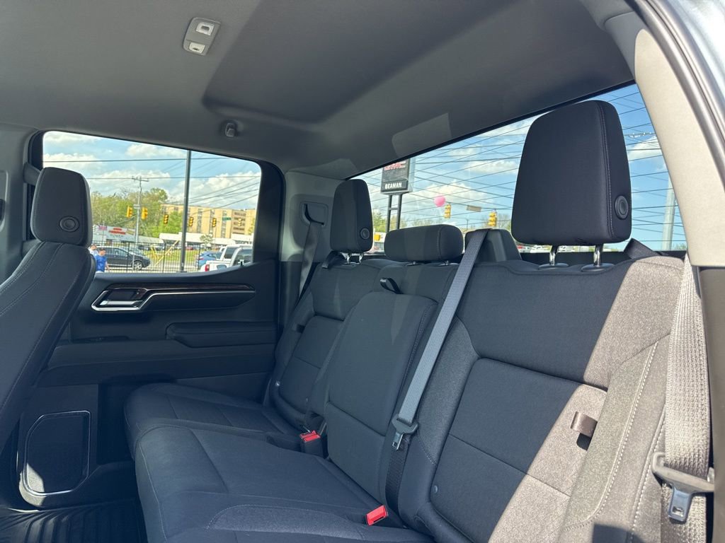 Used 2025 GMC Sierra 1500 Elevation image 27