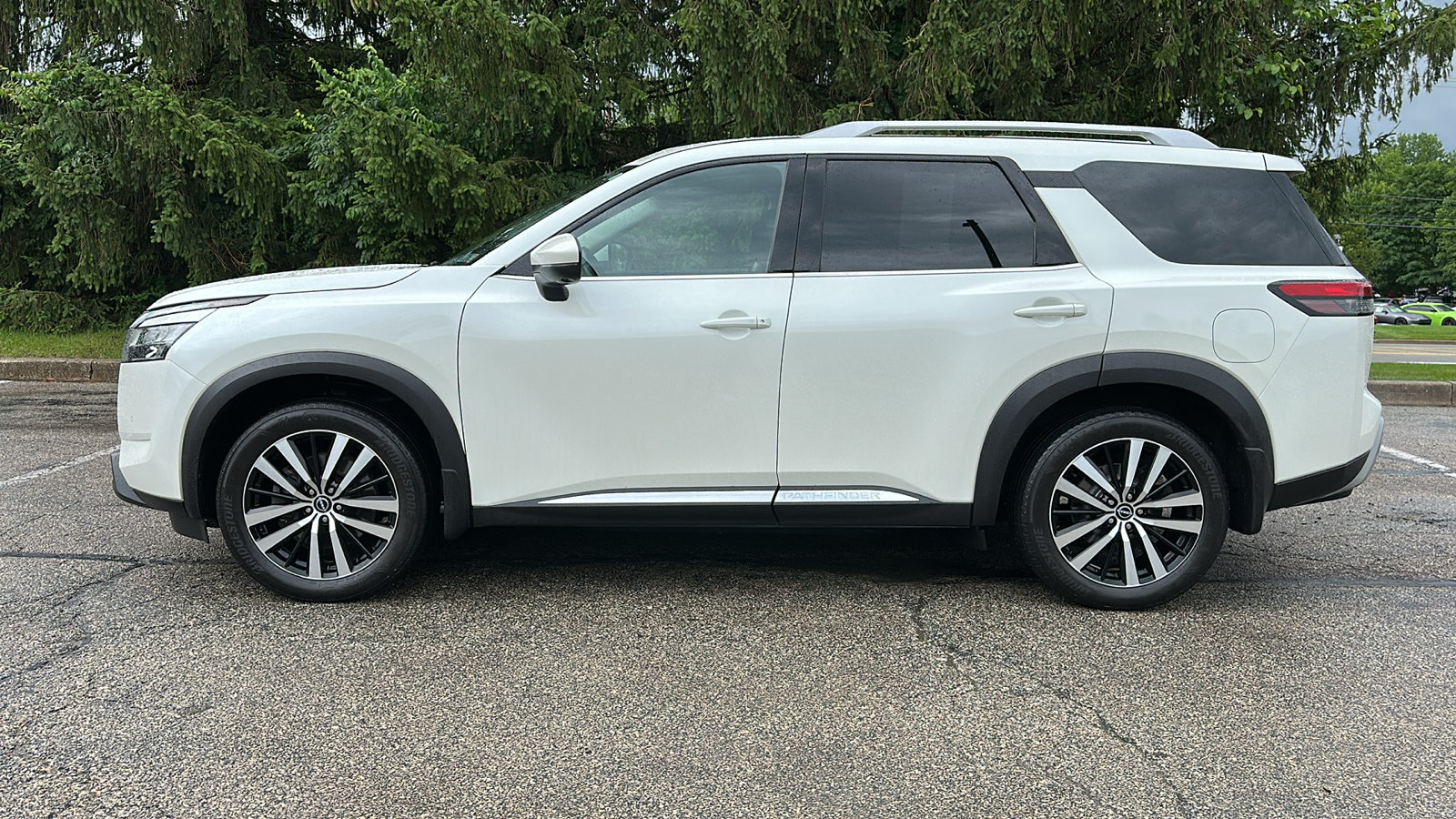 Certified 2023 Nissan Pathfinder Platinum AWD/4WD image 28