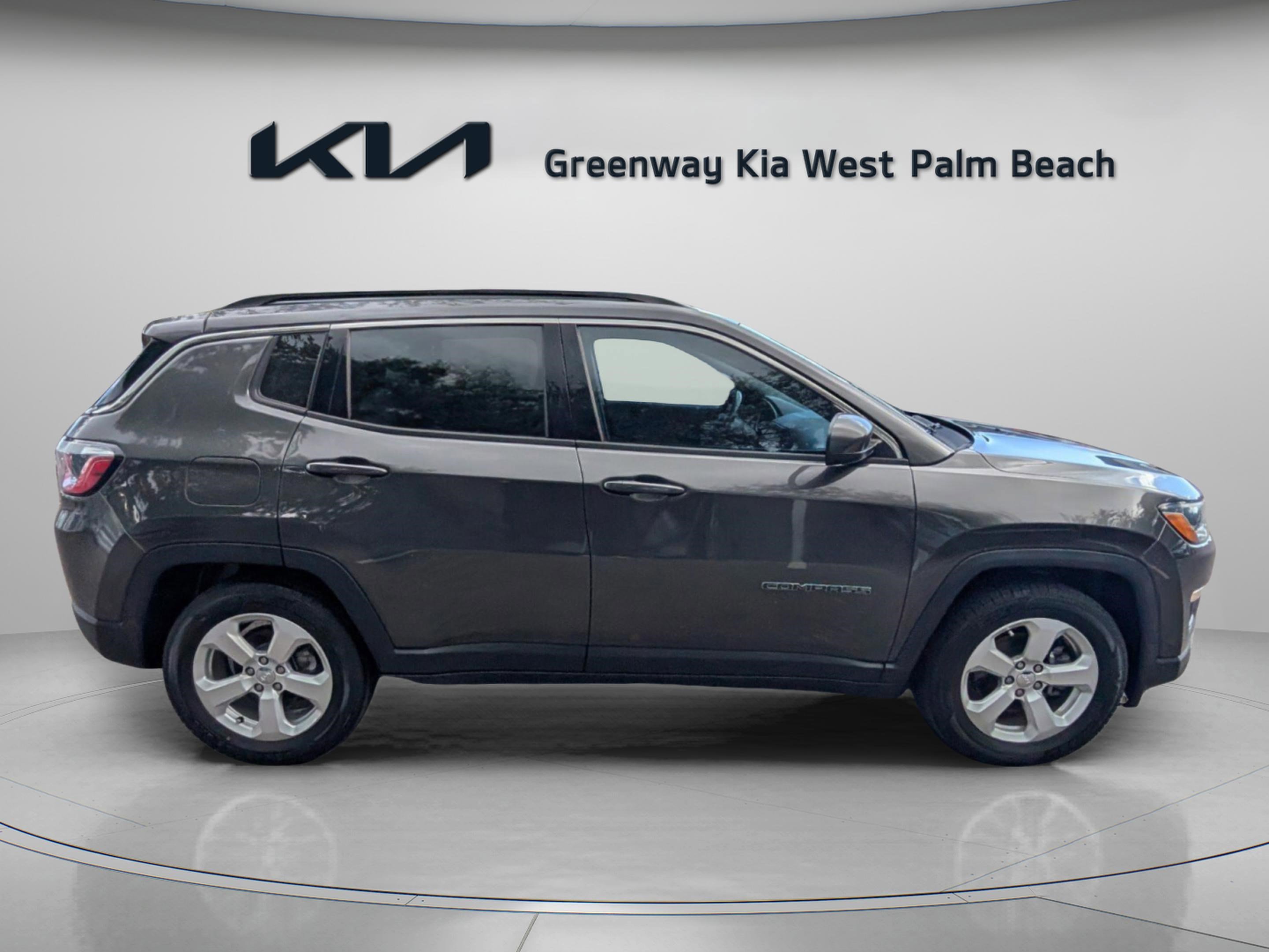 Used 2019 Jeep Compass Latitude image 17