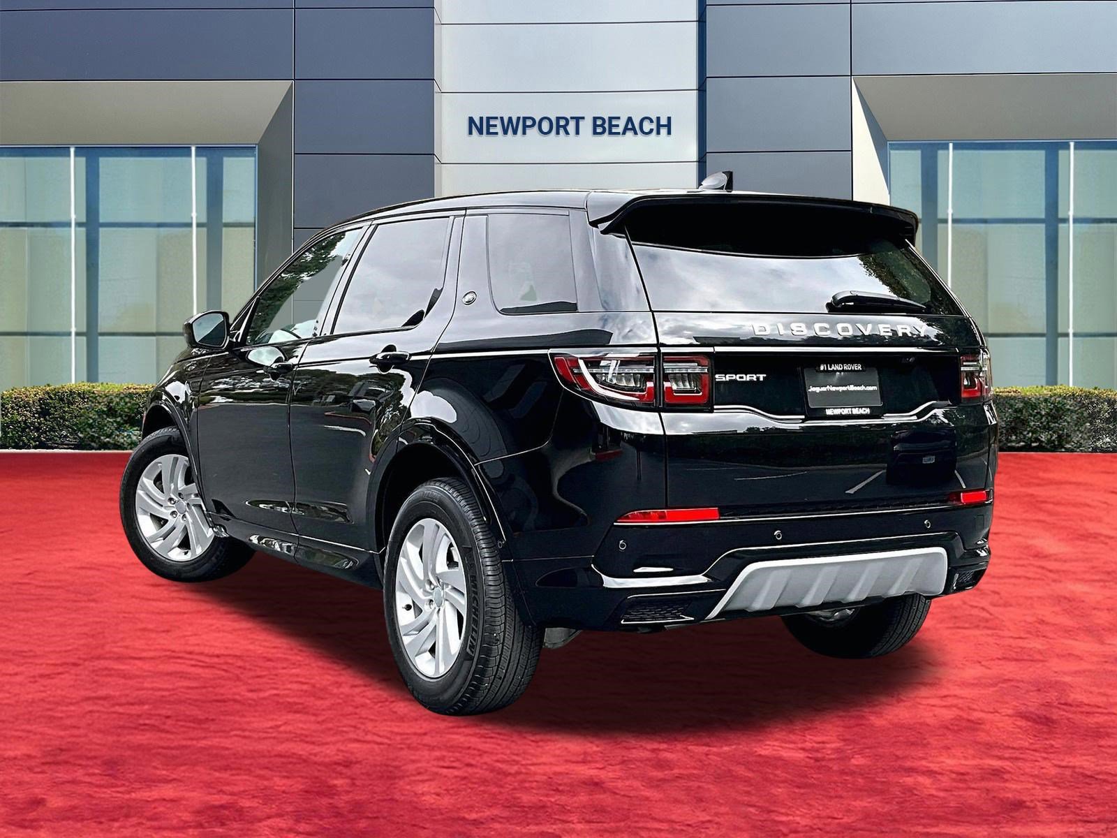 Used 2024 Land Rover Discovery Sport S image 3