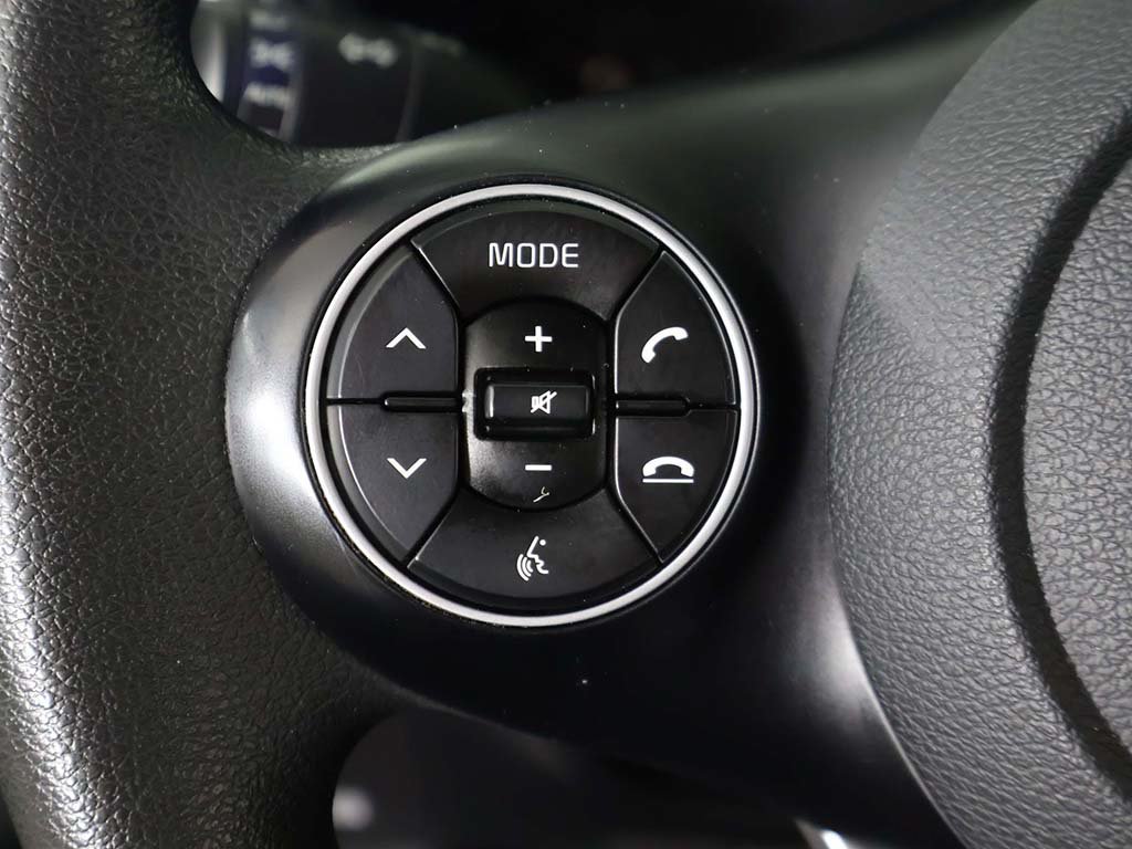 Used 2020 Kia Soul LX FWD image 35