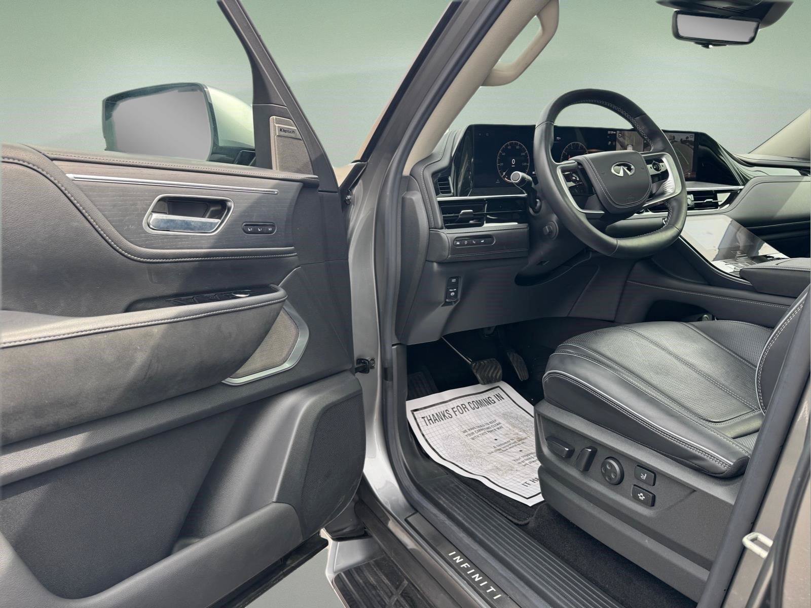 Used 2025 INFINITI QX80 Sensory AWD/4WD image 17