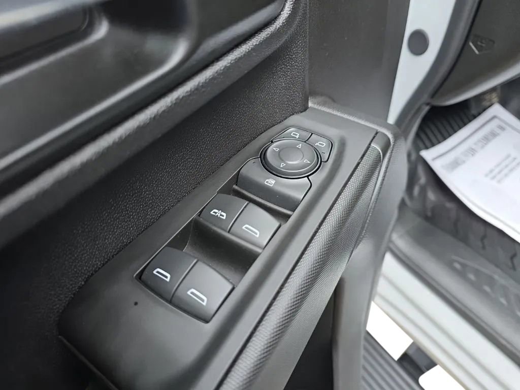 Used 2025 GMC Sierra 2500 Pro w/ Convenience Package image 13