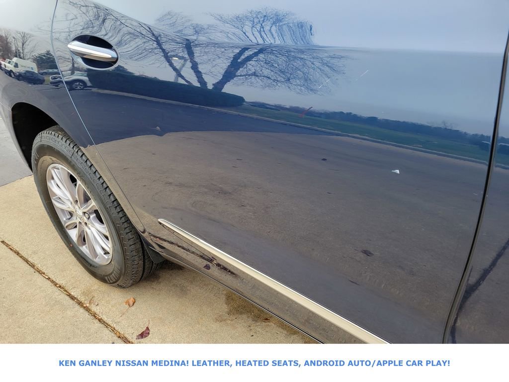 Used 2023 Buick Enclave Essence image 14