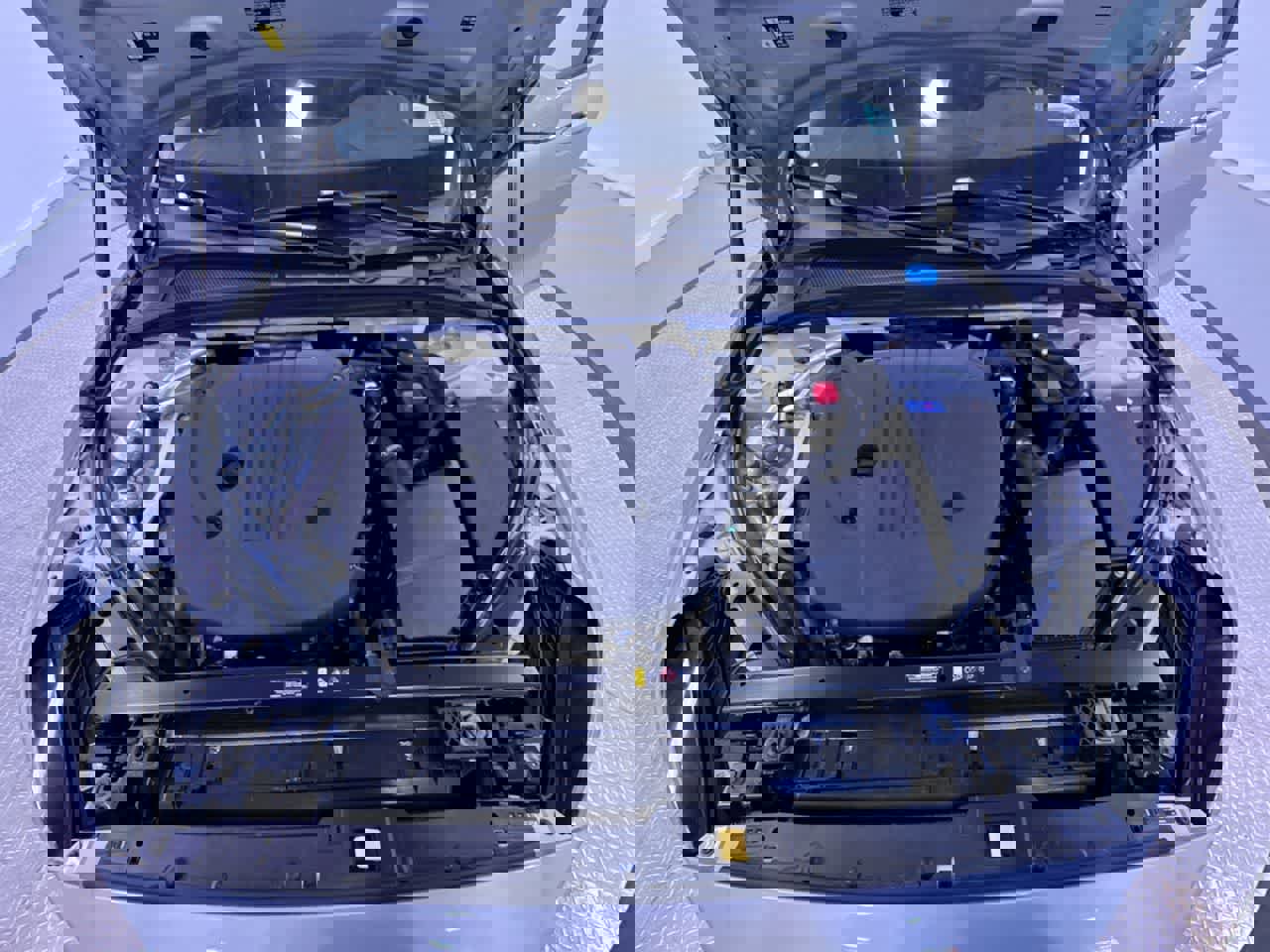 Used 2025 Volvo V60 B5 Cross Country Plus image 11