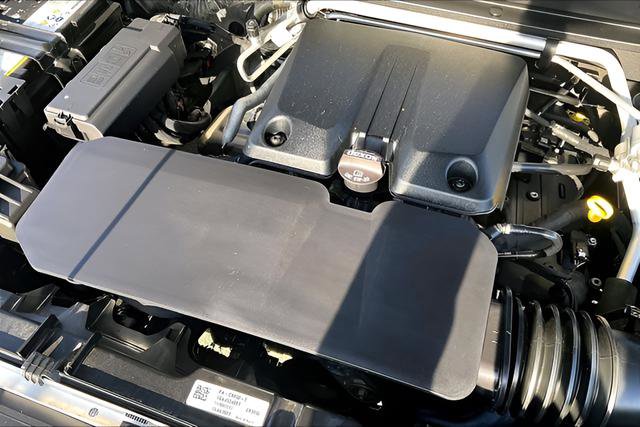 Used 2023 GMC Canyon AT4 image 28