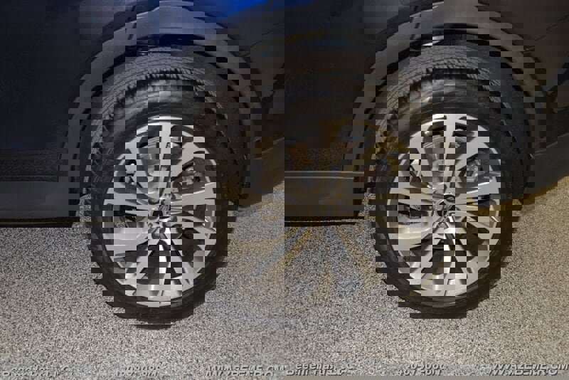 Used 2021 Land Rover Discovery Sport SE R-Dynamic image 46