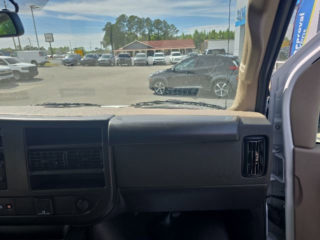 Used 2025 GMC Savana 3500 RWD image 36