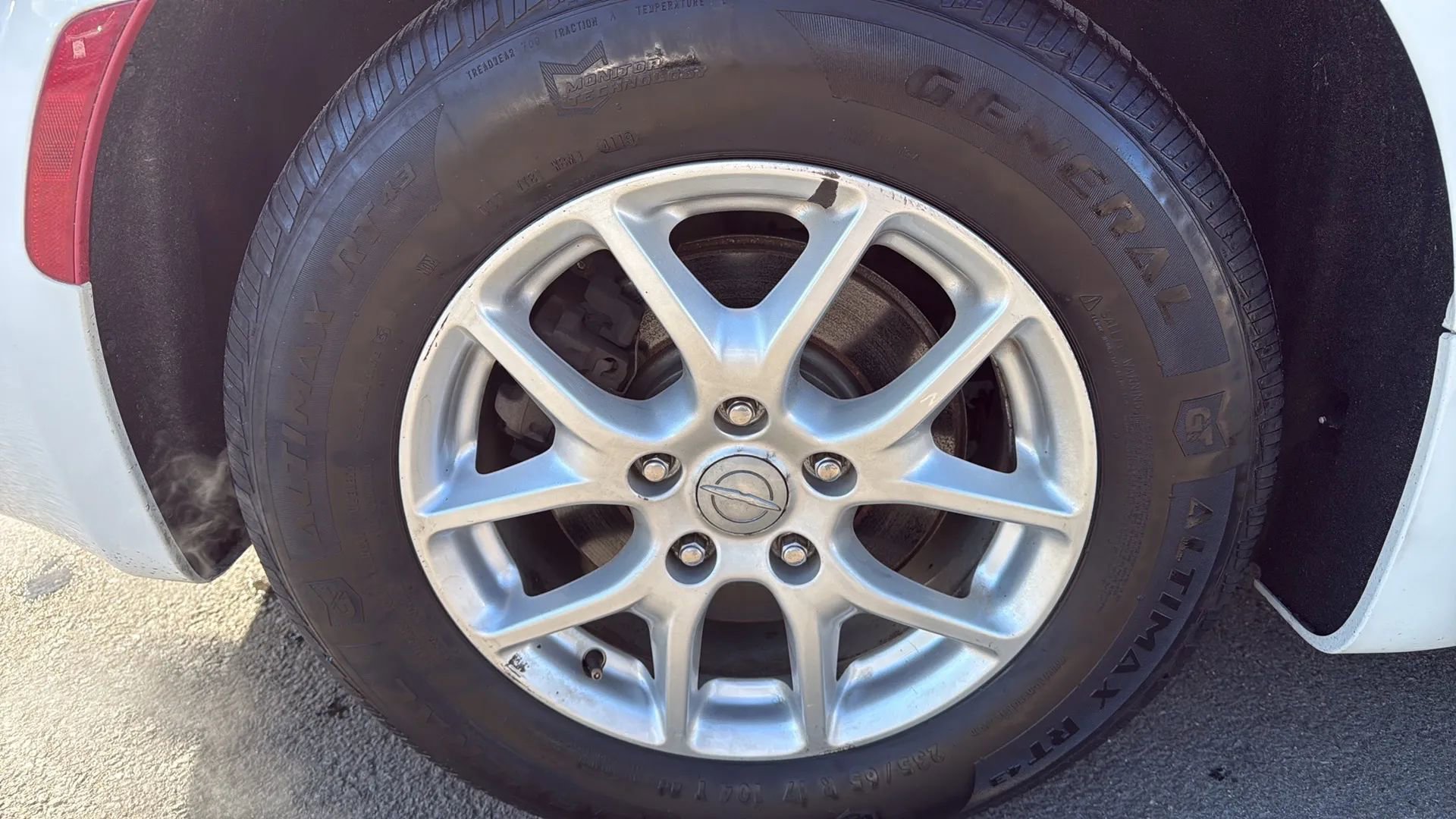 Used 2020 Chrysler Voyager Lxi image 13