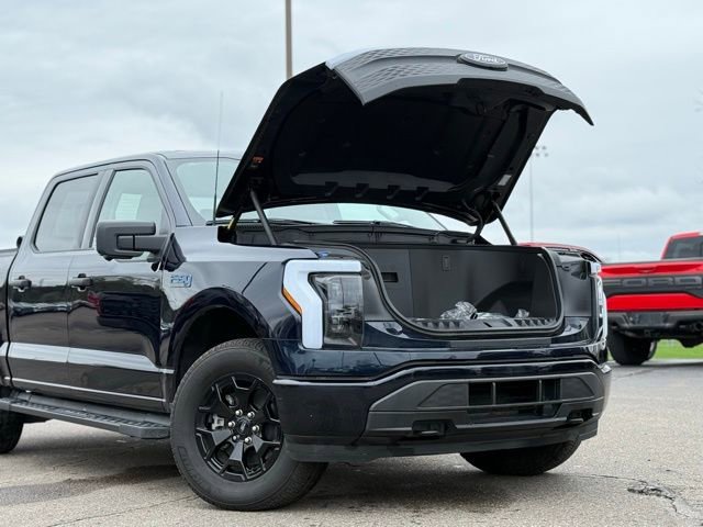 Used 2025 Ford F150 Lightning XLT AWD/4WD image 46