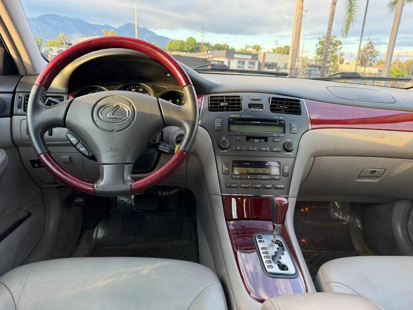 Used 2003 Lexus ES 330 w/ Premium Pkg FWD image 21