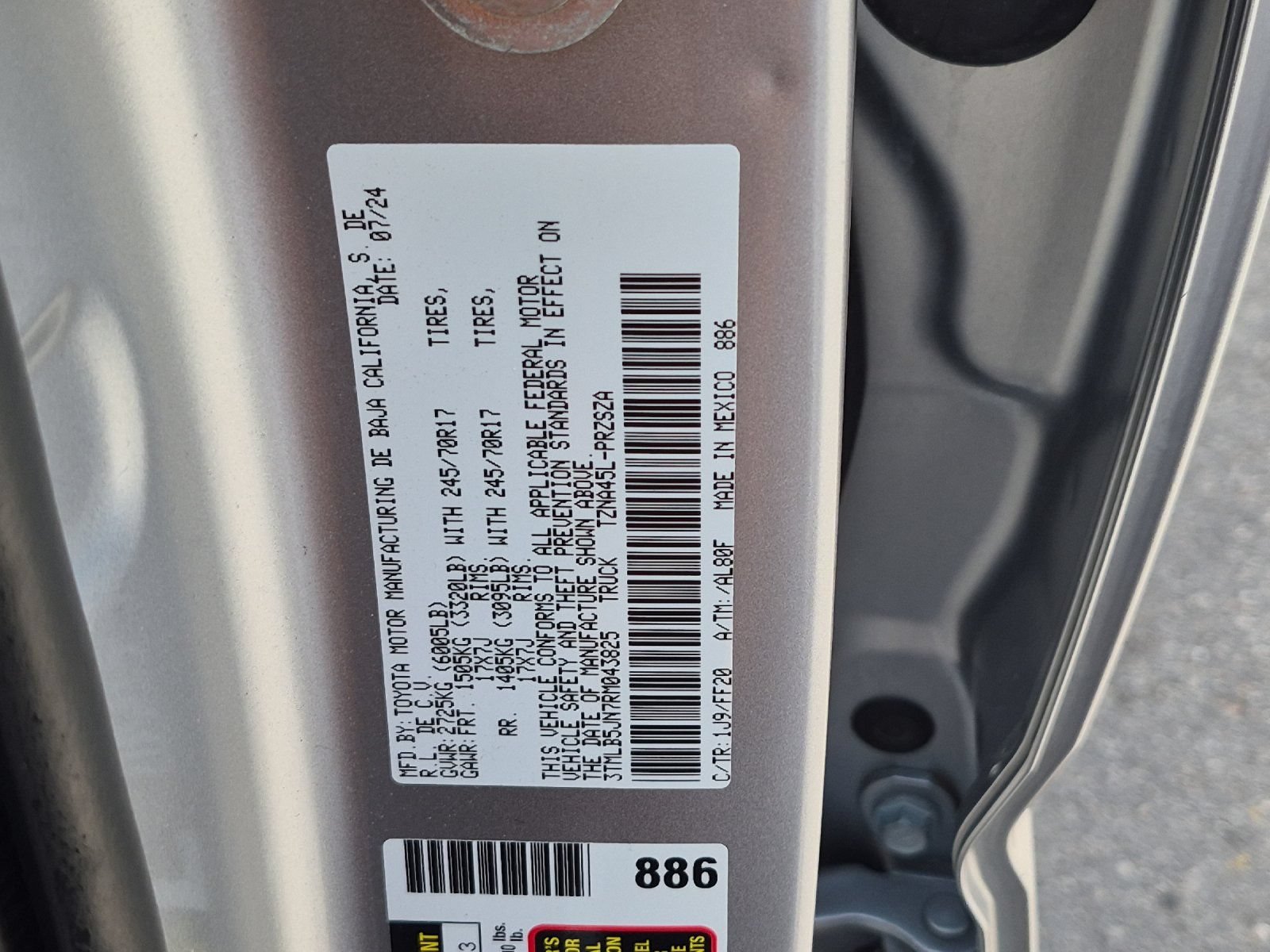 Used 2024 Toyota Tacoma SR5 AWD/4WD image 24