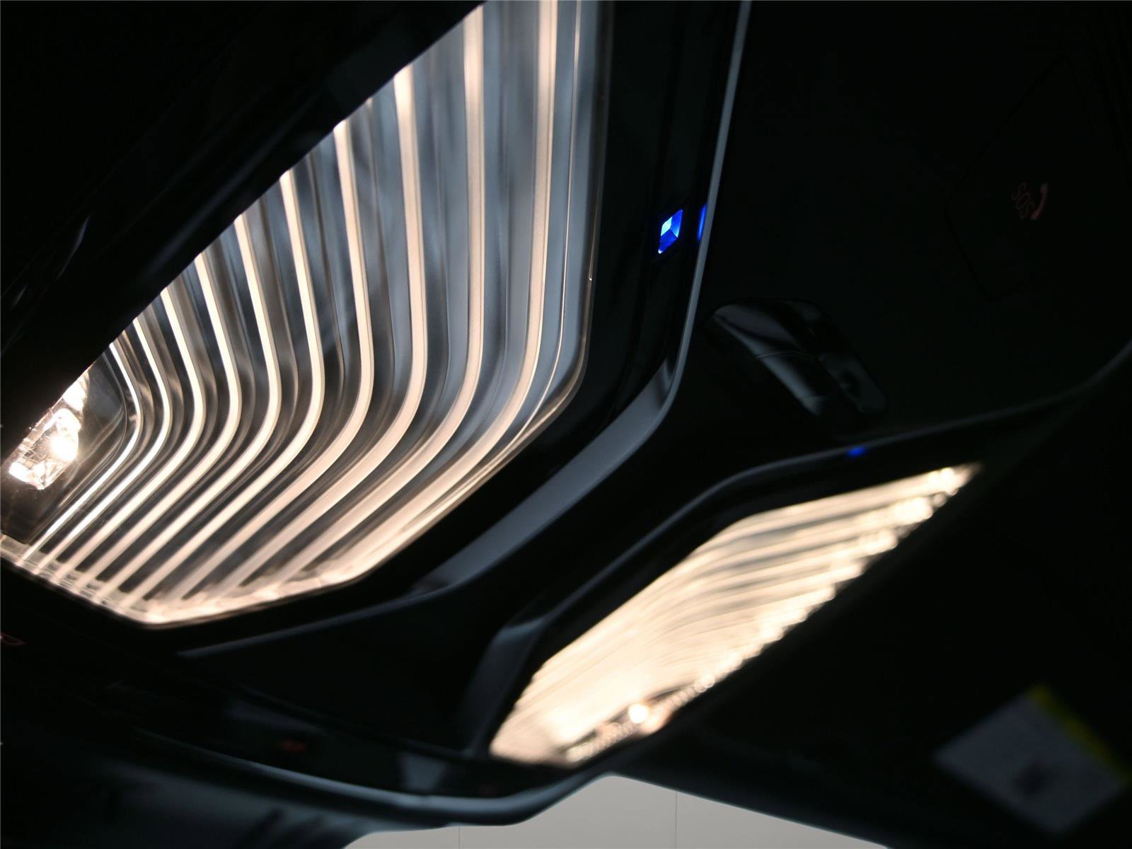 Used 2025 BMW M8 Competition AWD/4WD image 8