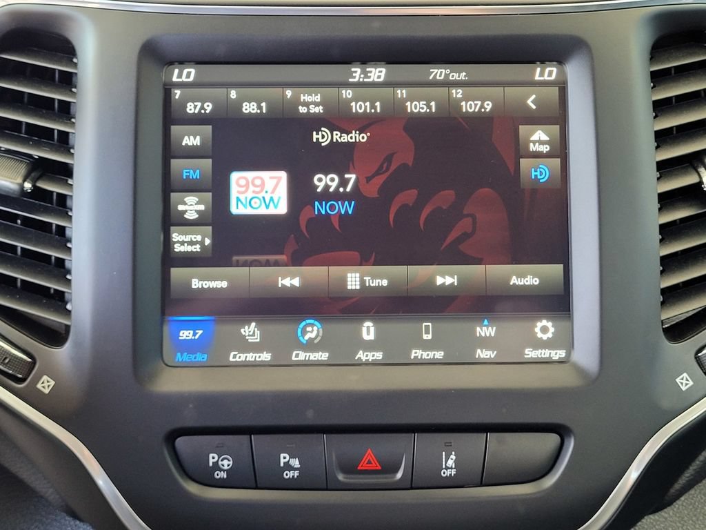 Used 2023 Jeep Cherokee Altitude Lux AWD/4WD image 10