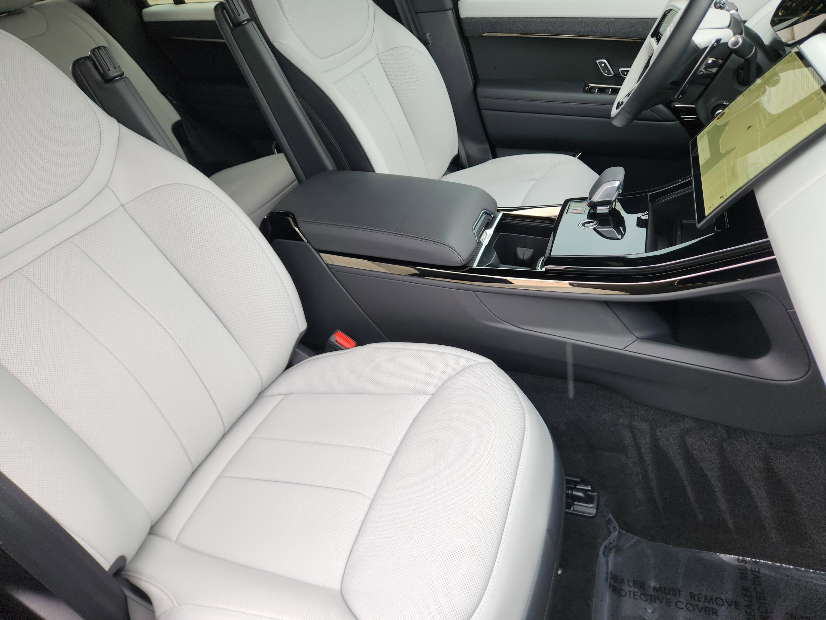 Certified 2026 Land Rover Range Rover Sport Dynamic SE AWD/4WD image 9